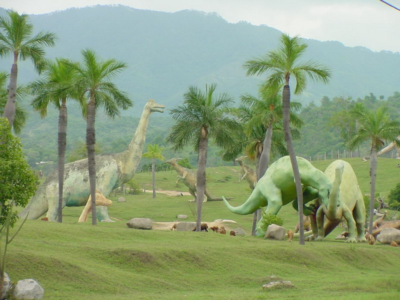 Illustration for article titled In the 1980s, Jurassic Park was built by prisoners in Cuba